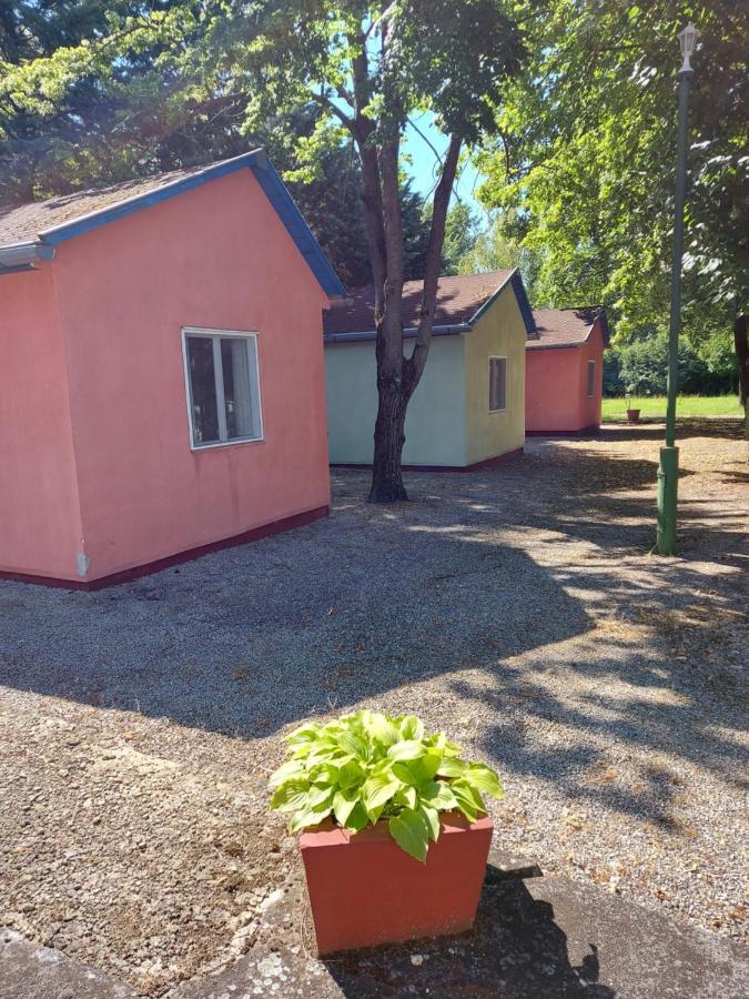 Tulipan Bungalow Camping Resort Gyenesdias Exterior photo