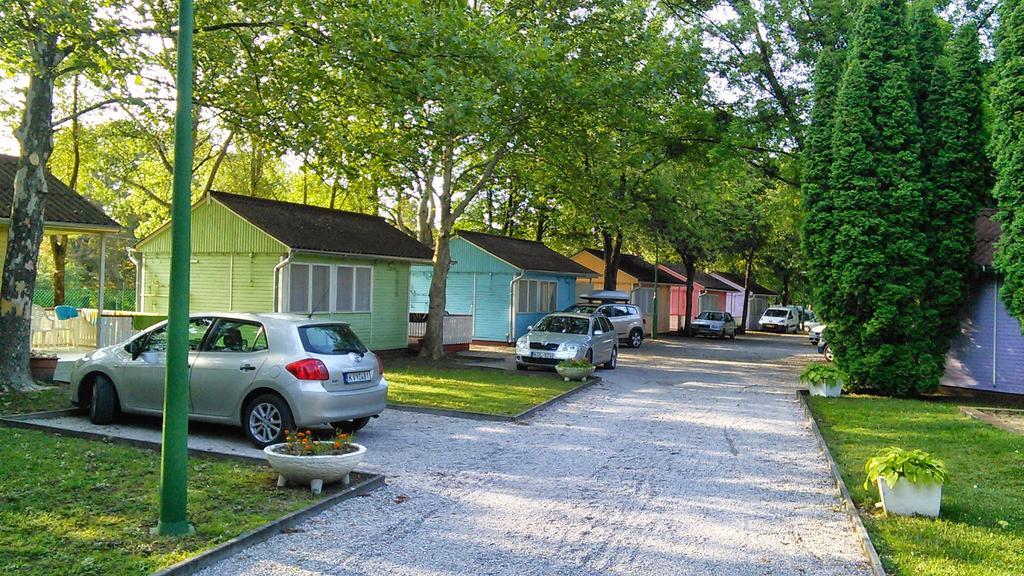 Tulipan Bungalow Camping Resort Gyenesdias Exterior photo