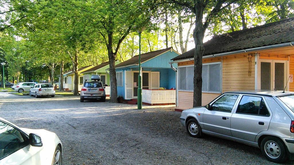 Tulipan Bungalow Camping Resort Gyenesdias Exterior photo